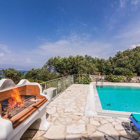 Villa Vingla by Villa Plus Kassiopi Esterno foto